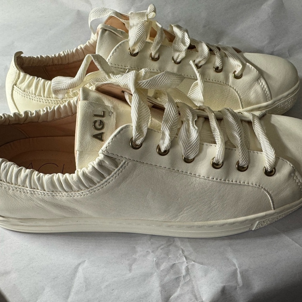 AGL women shoes cream color leather lace up low top comfort flats size 12 US